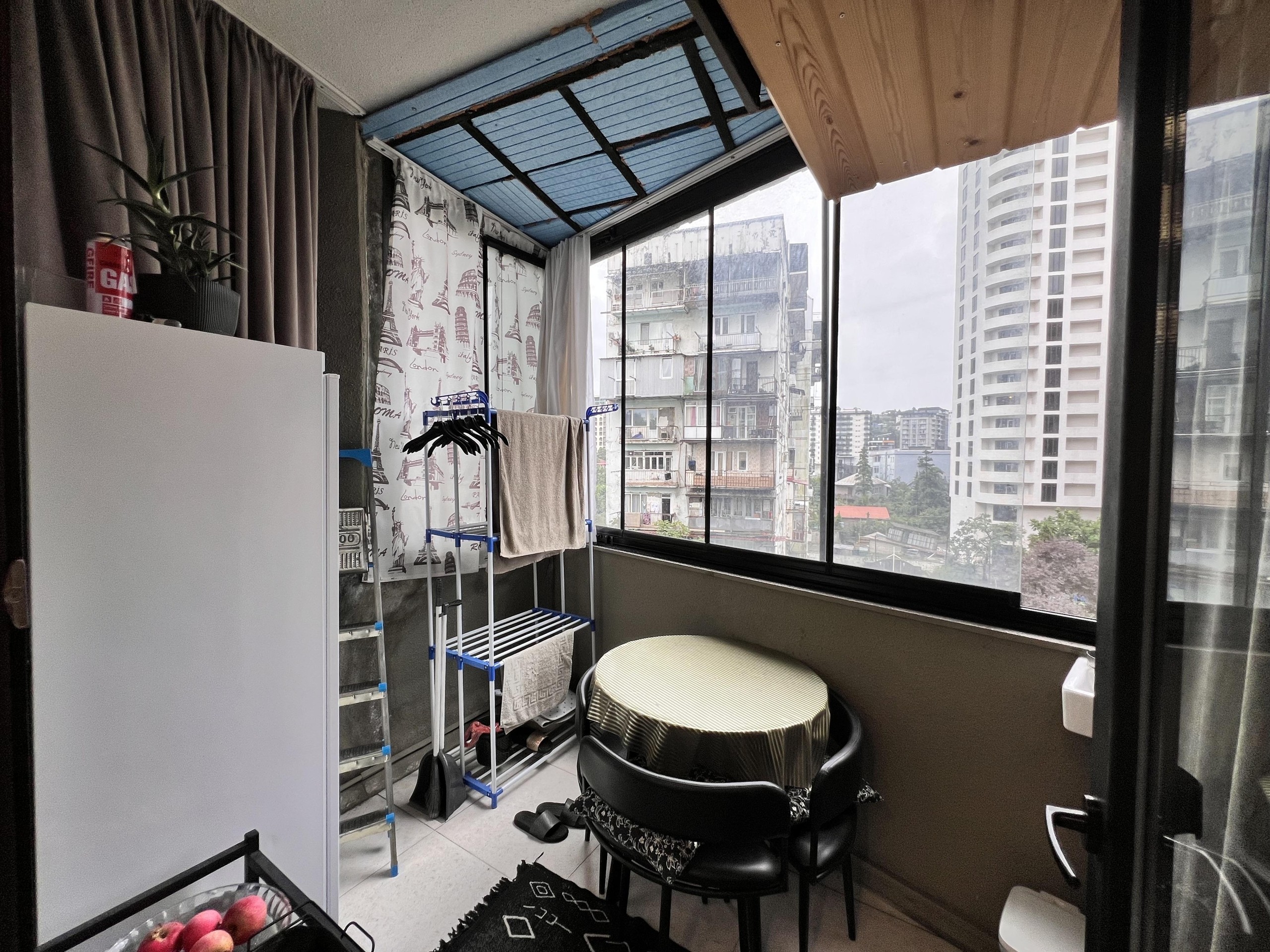 Studio Apartment For Sale view 4