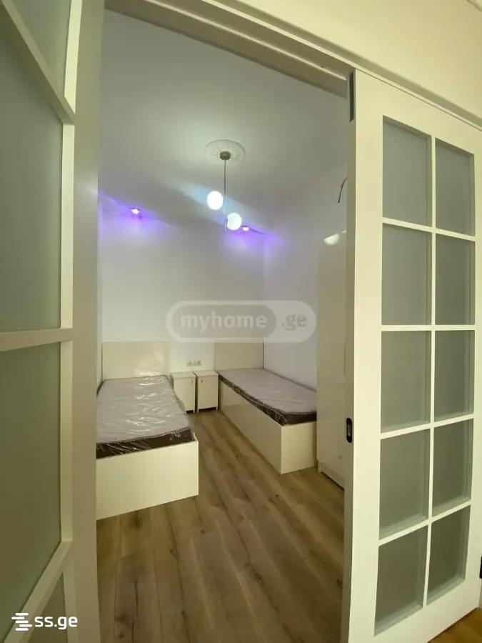 3-Room Apartment For Rent In Batumi, Zurab Gorgiladze St, 98 view 6