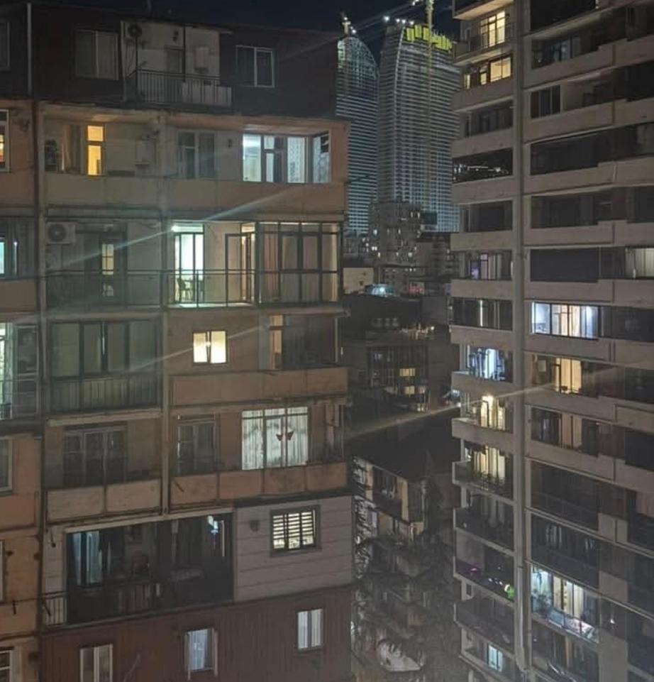 2-Room Apartment For Rent In Batumi, Parnavaz Mepe St, 135 view 6