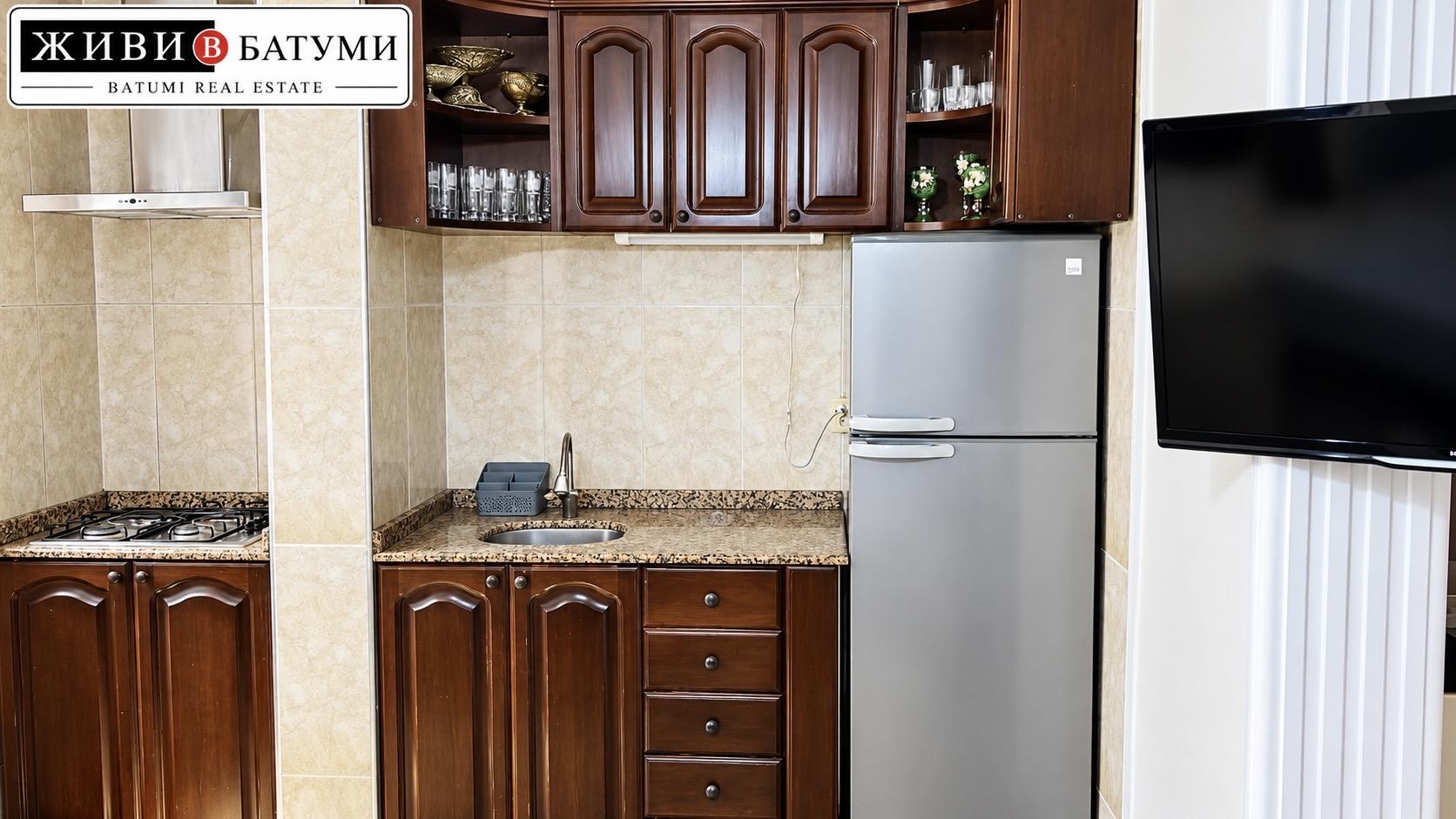 2-Room Apartment For Rent In Batumi, Zviad Gamsakhurdia St, 21 view 4