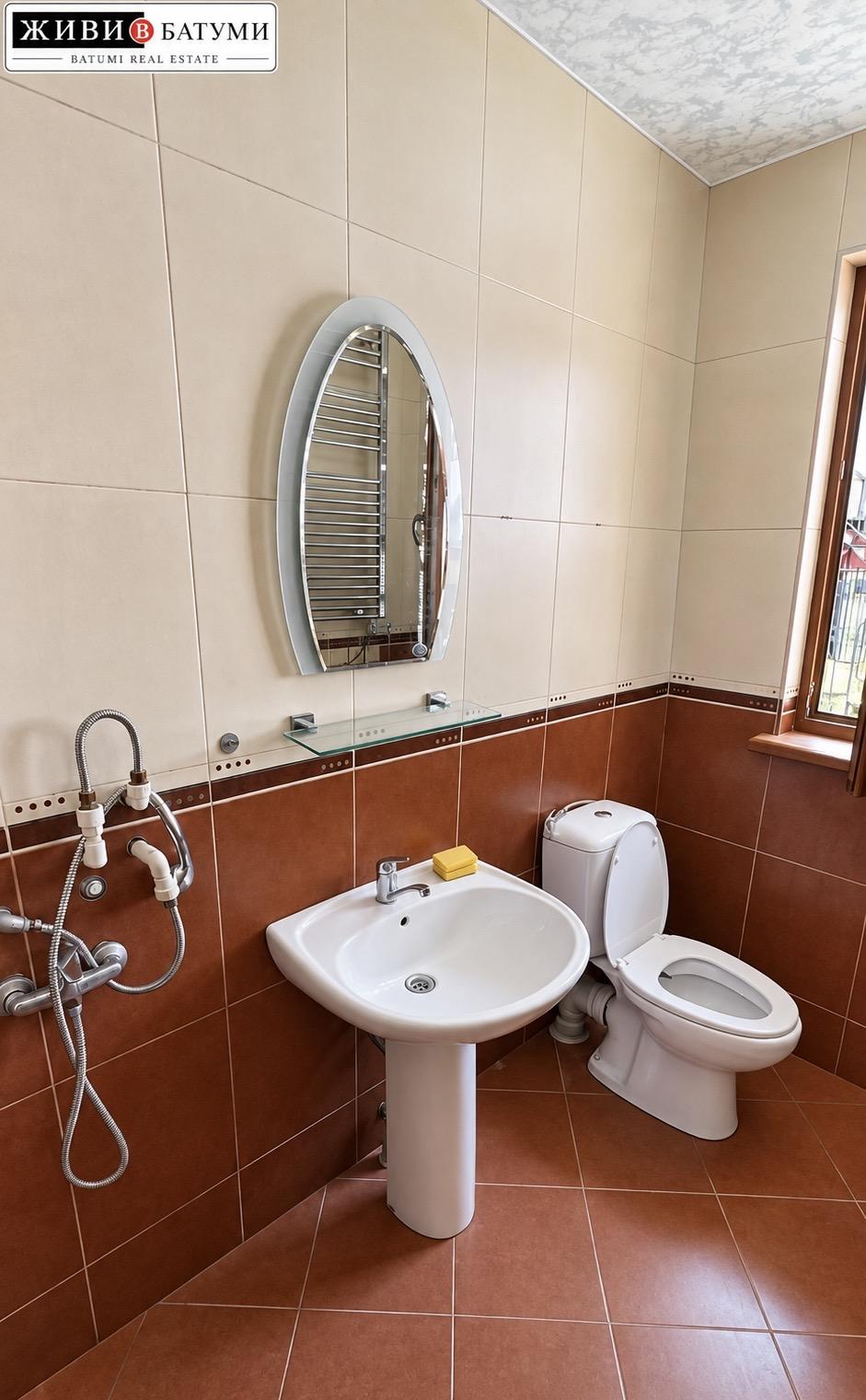 2-Room Apartment For Rent In Batumi, Zviad Gamsakhurdia St, 21 view 12