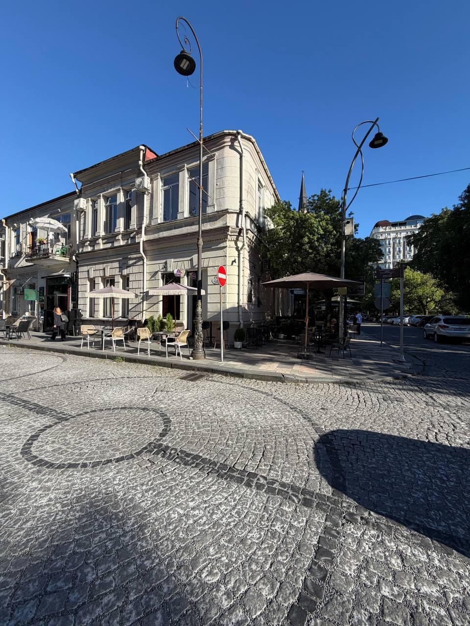 1-Room Apartment For Rent In Batumi, Egnate Ninoshvili St, 17 view 3