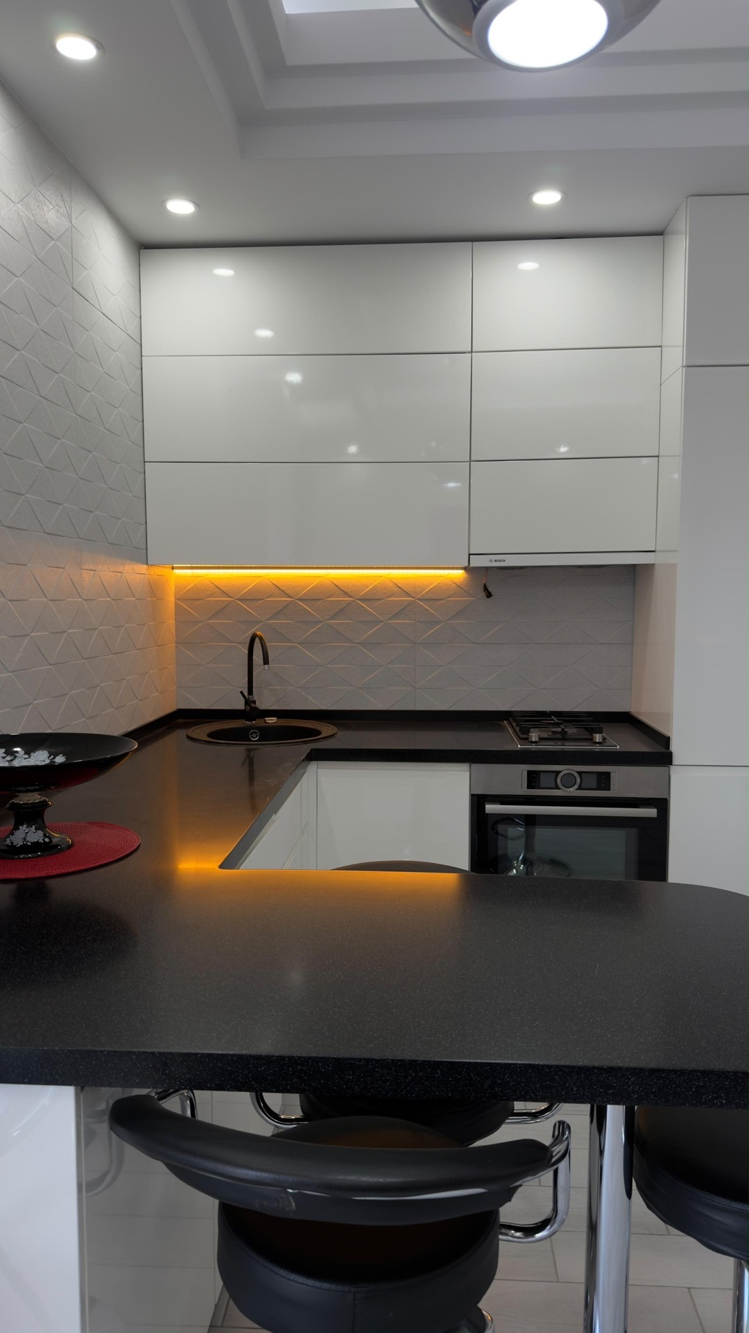 3-Room Apartment For Sale In Batumi, Nuretin Charmokli St, 5 view 1