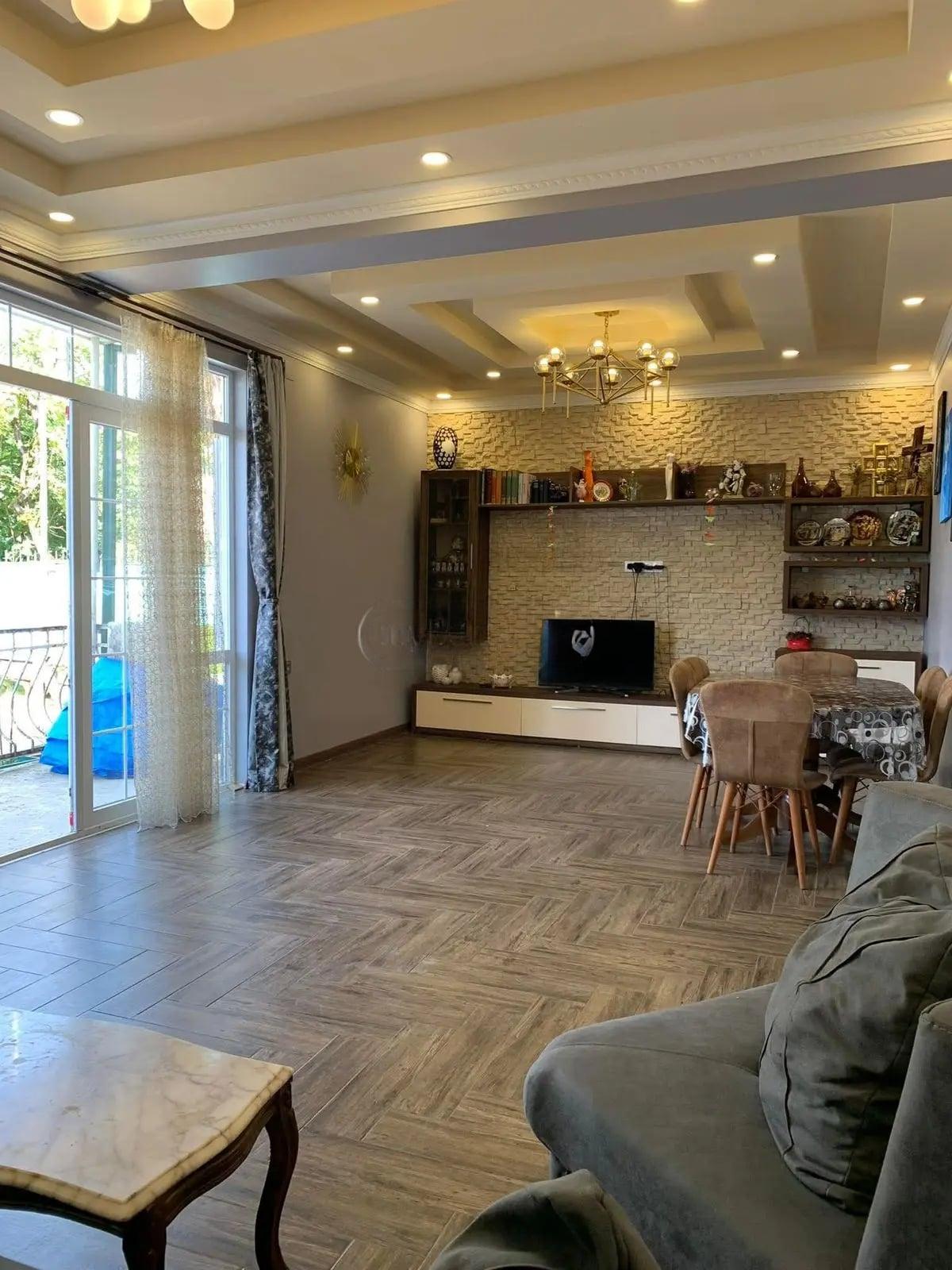 5-Room House For Rent In Batumi, Grigol Volski St, 52 view 1