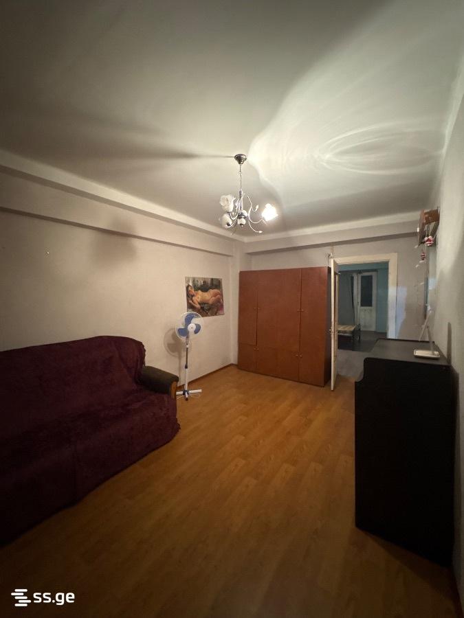 3-Zimmer-Wohnung, Dighomi Massive 4th Block