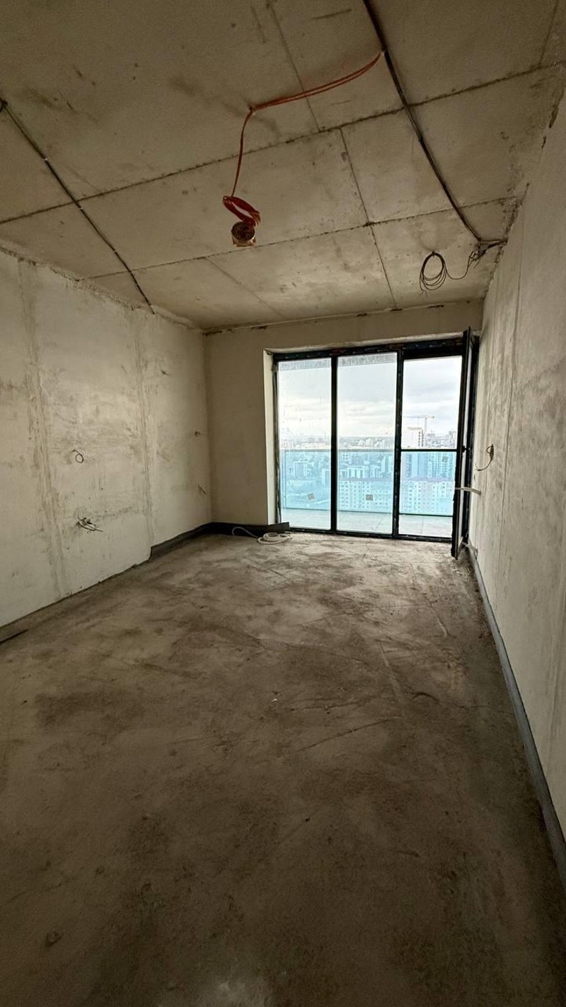 Studio Apartment For Sale view 8