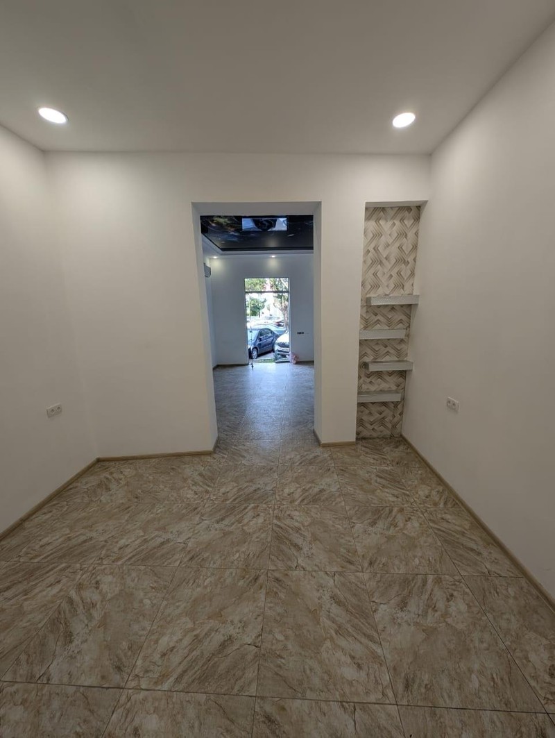 Commercial Property For Rent: 60 M² In Batumi, Lado Asatiani St – $1,000 view 12