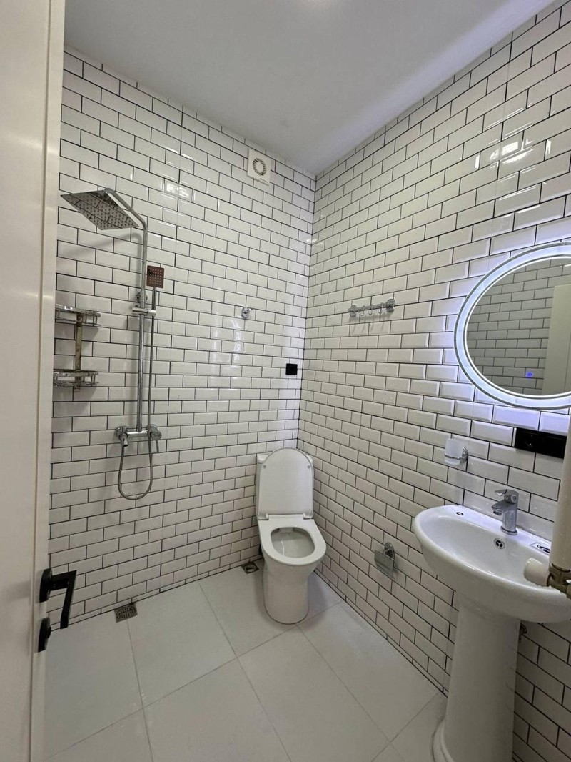3-Room Apartment For Rent In Batumi, Fridon Khalvashi Ave, 101 view 8