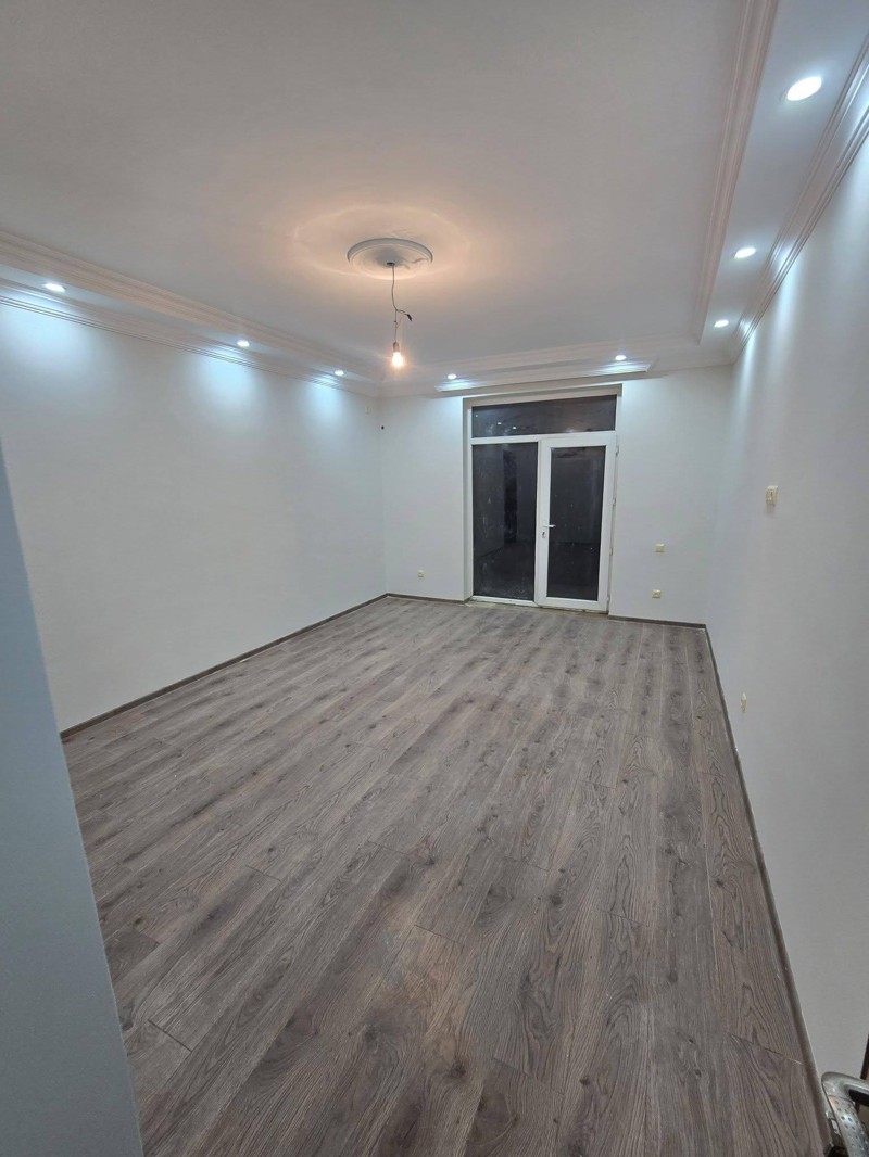 5-Room Apartment For Sale In Batumi, David Aghmashenebeli St, 3 view 11