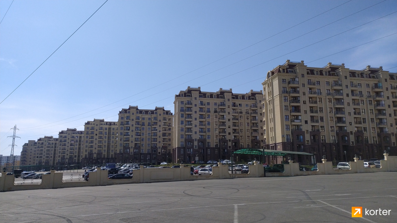 Construction progress Hualing Tbilisi Sea New City - Spot 22, April 2020