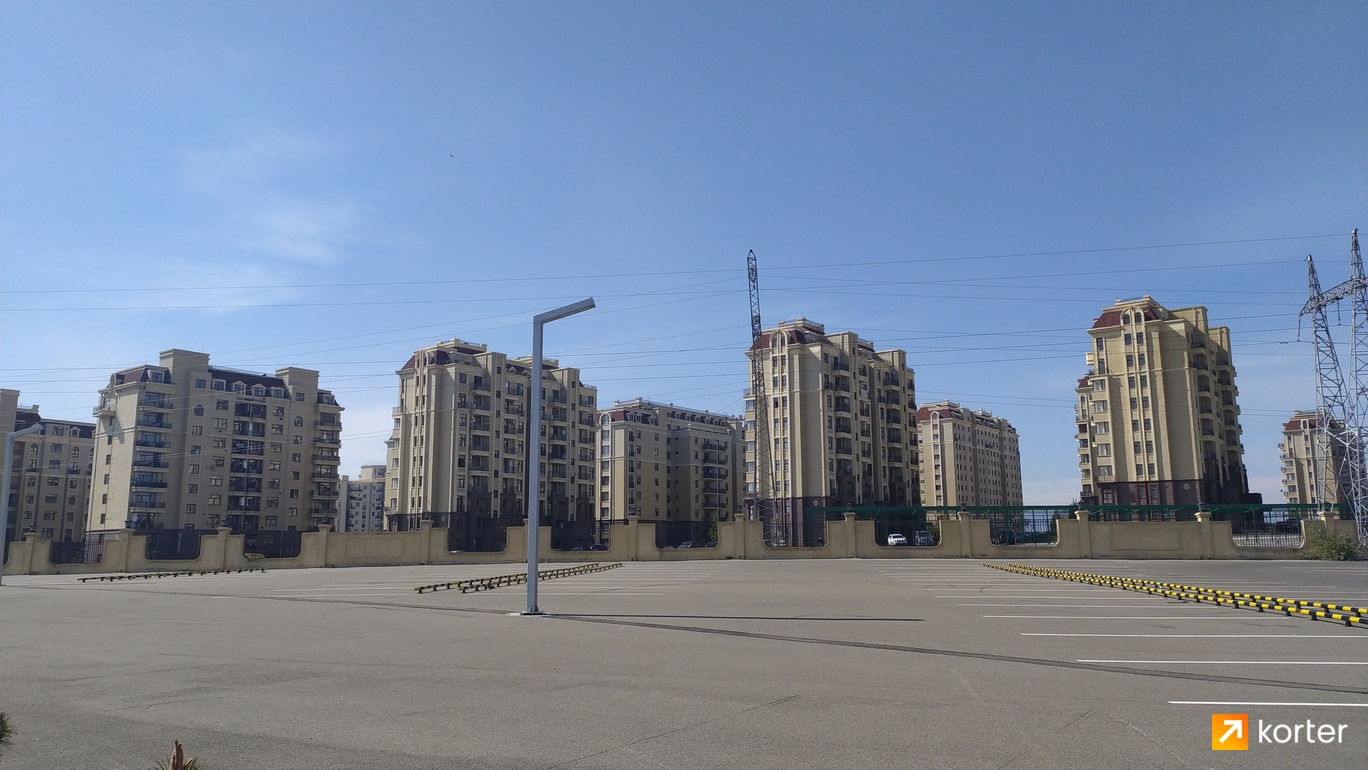 Construction progress Hualing Tbilisi Sea New City - Spot 21, April 2020