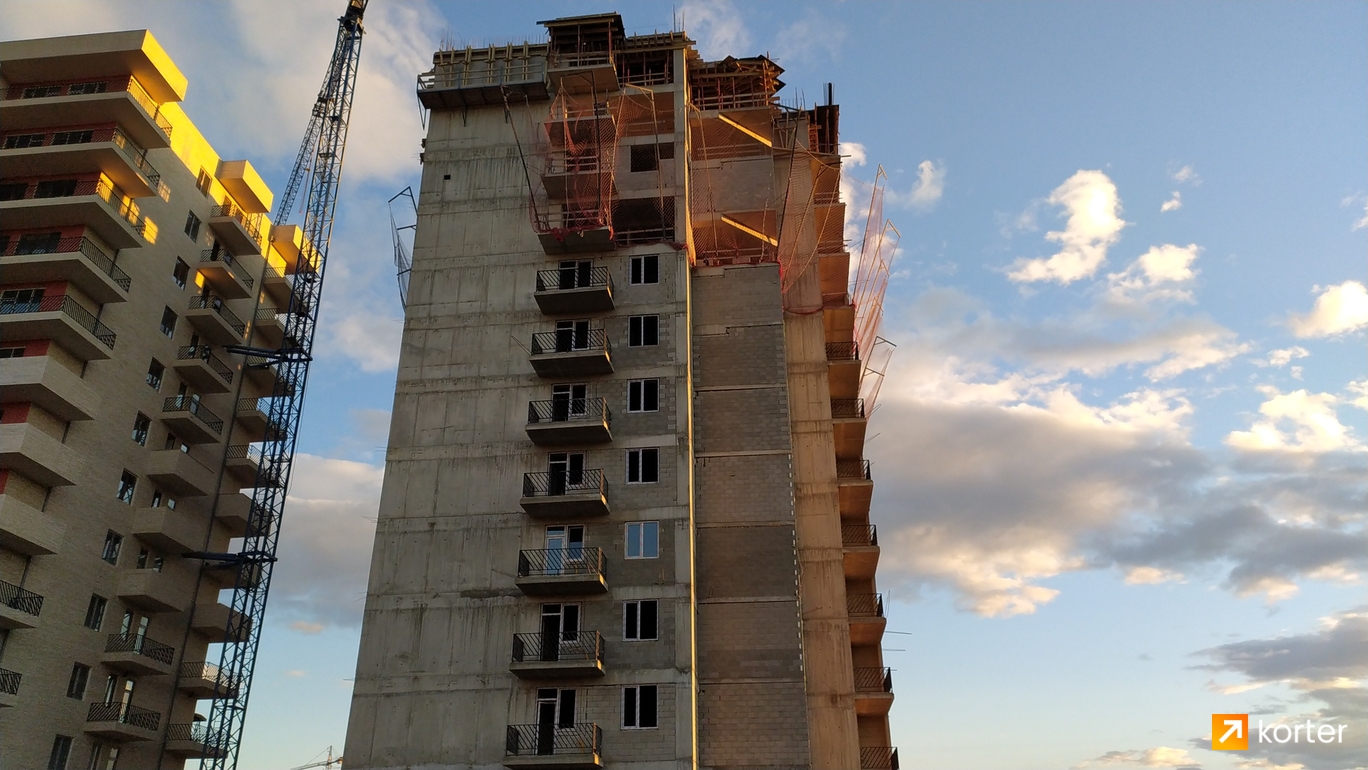 Construction progress Sky Towers - Spot 3, October 2021