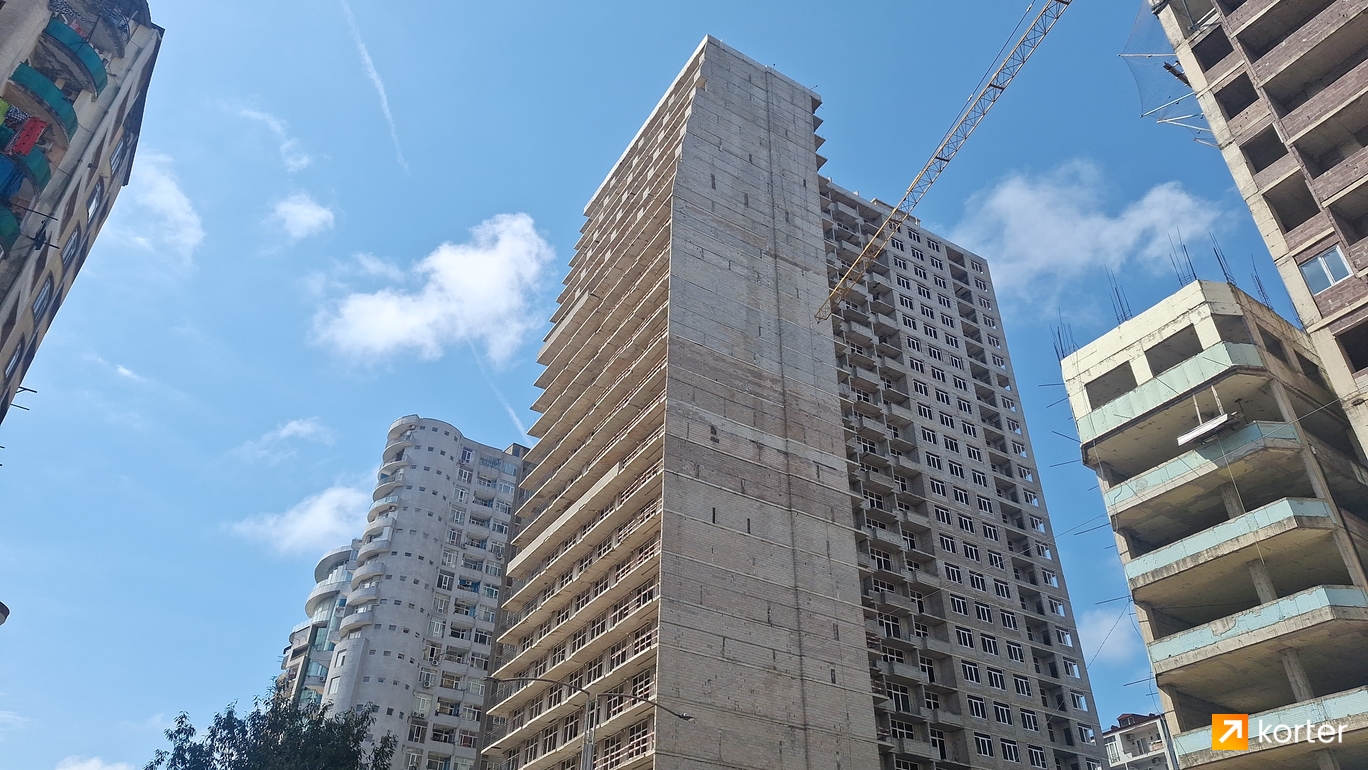 Construction progress Batumi Palace - Spot 4, April 2024