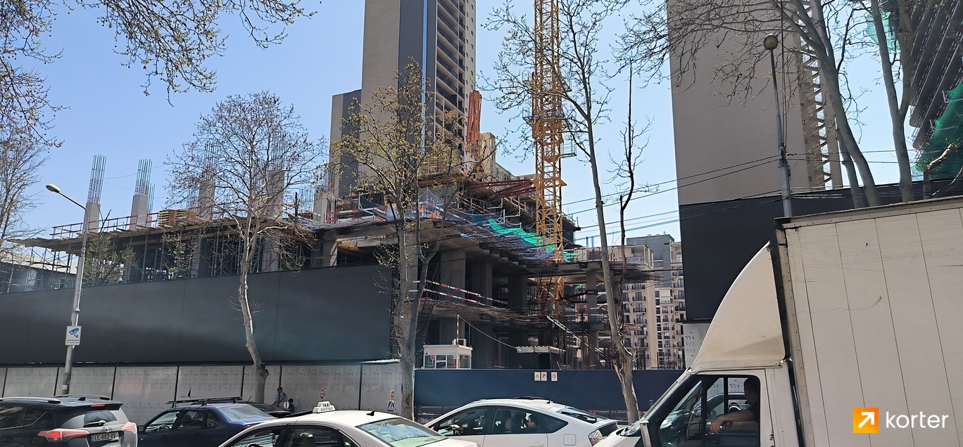 Construction progress Central Park Towers - Spot 2, აპრილი 2024