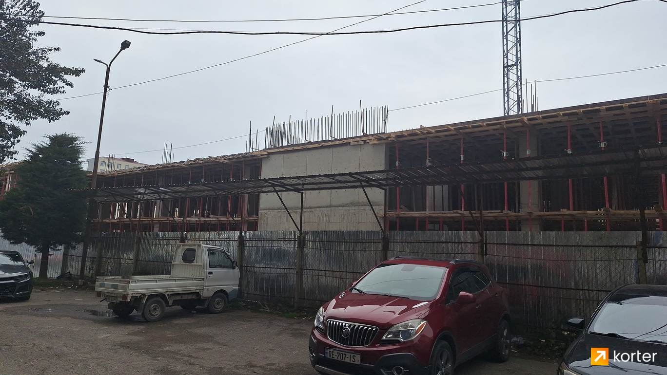 Construction progress Compact House - Spot 1, апрель 2024
