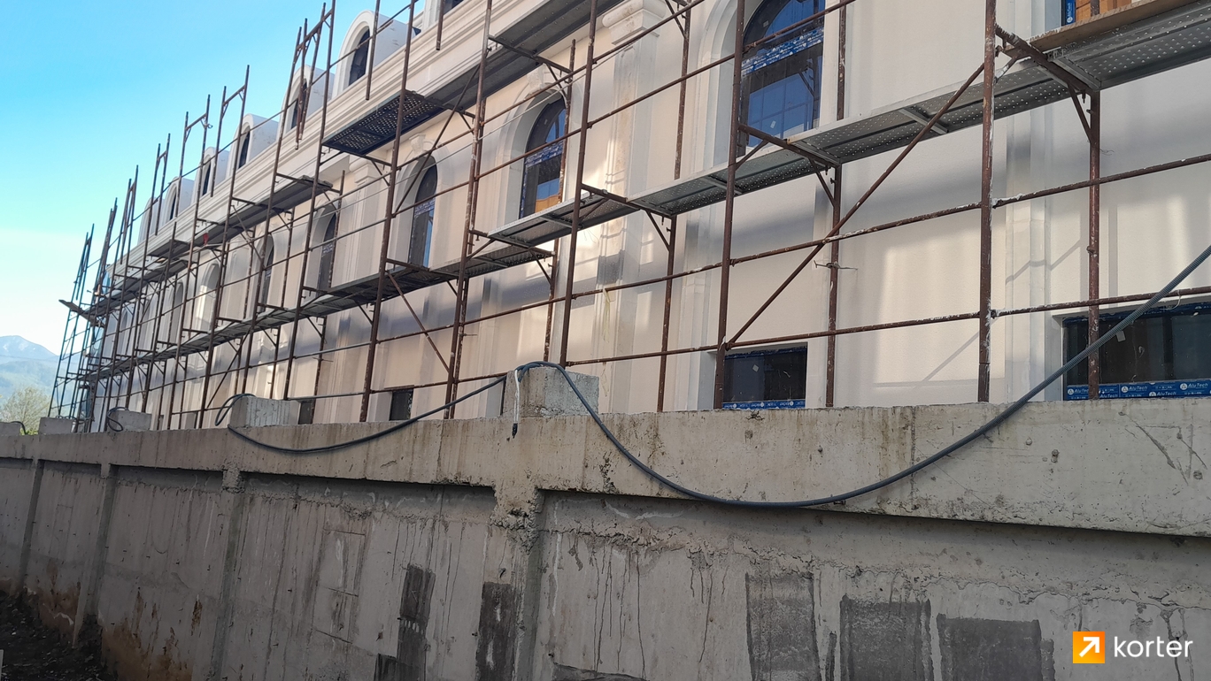 Construction progress Luxmsheni Batumi Villas - Spot 2, April 2024