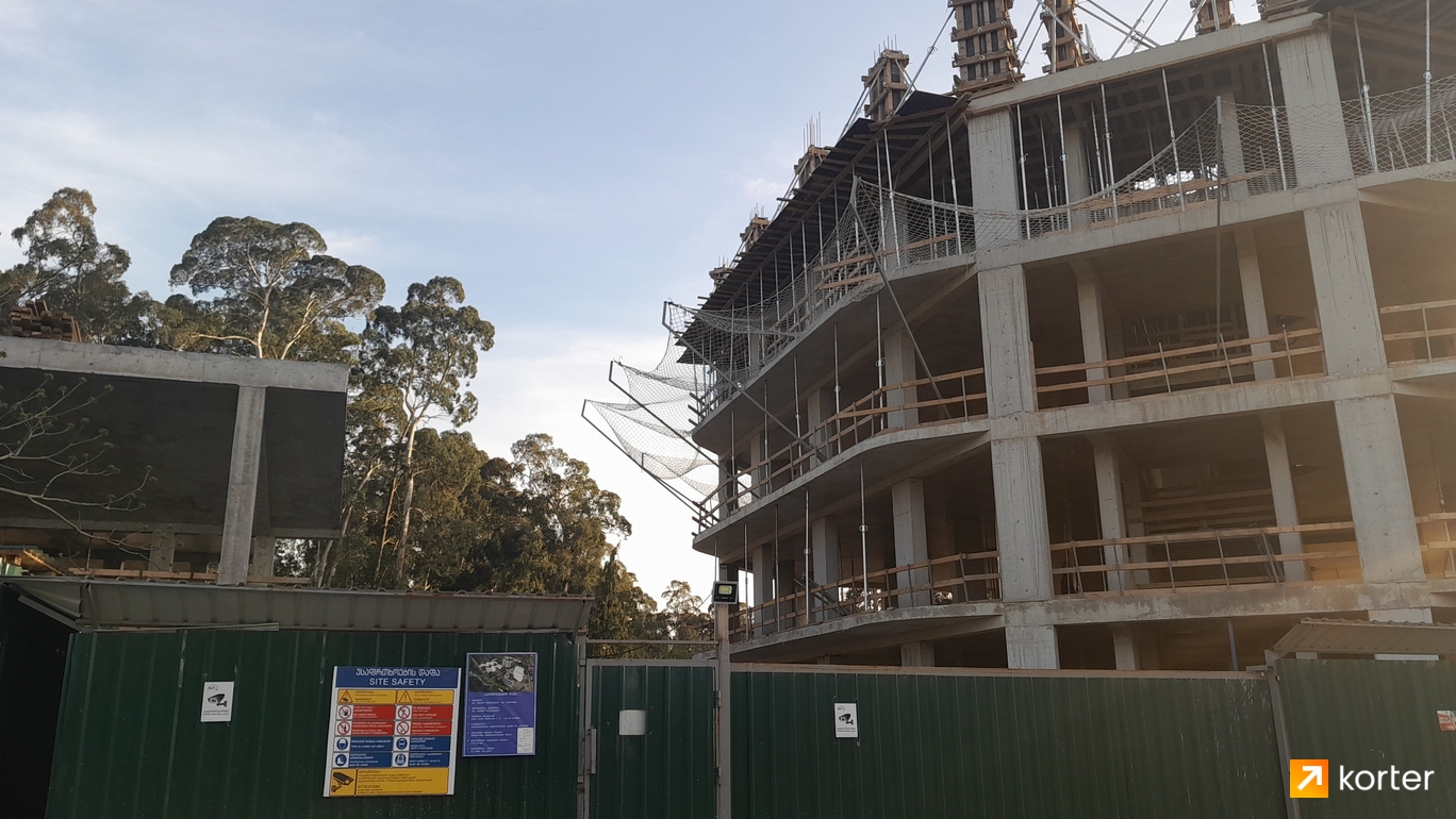 Construction progress Royal Residence Botanico - Spot 6, April 2024