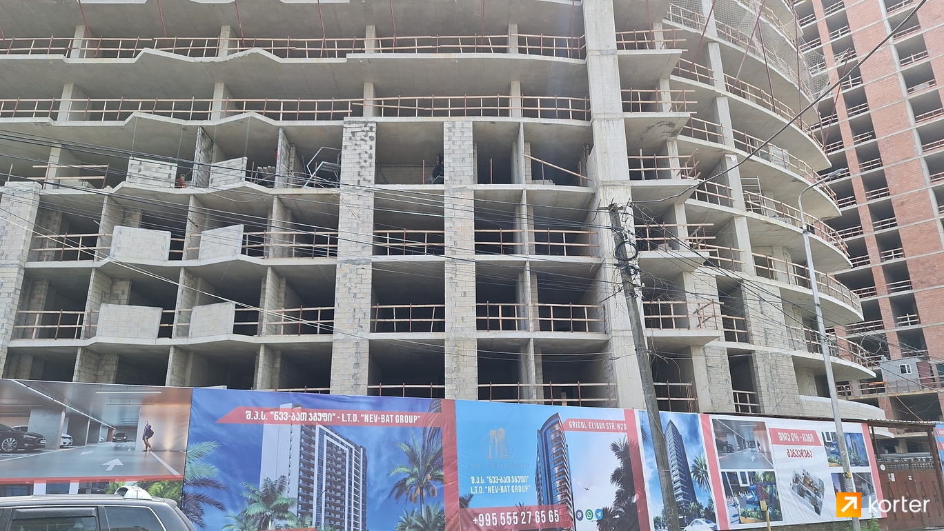 Construction progress Lux Residence - Spot 1, April 2024