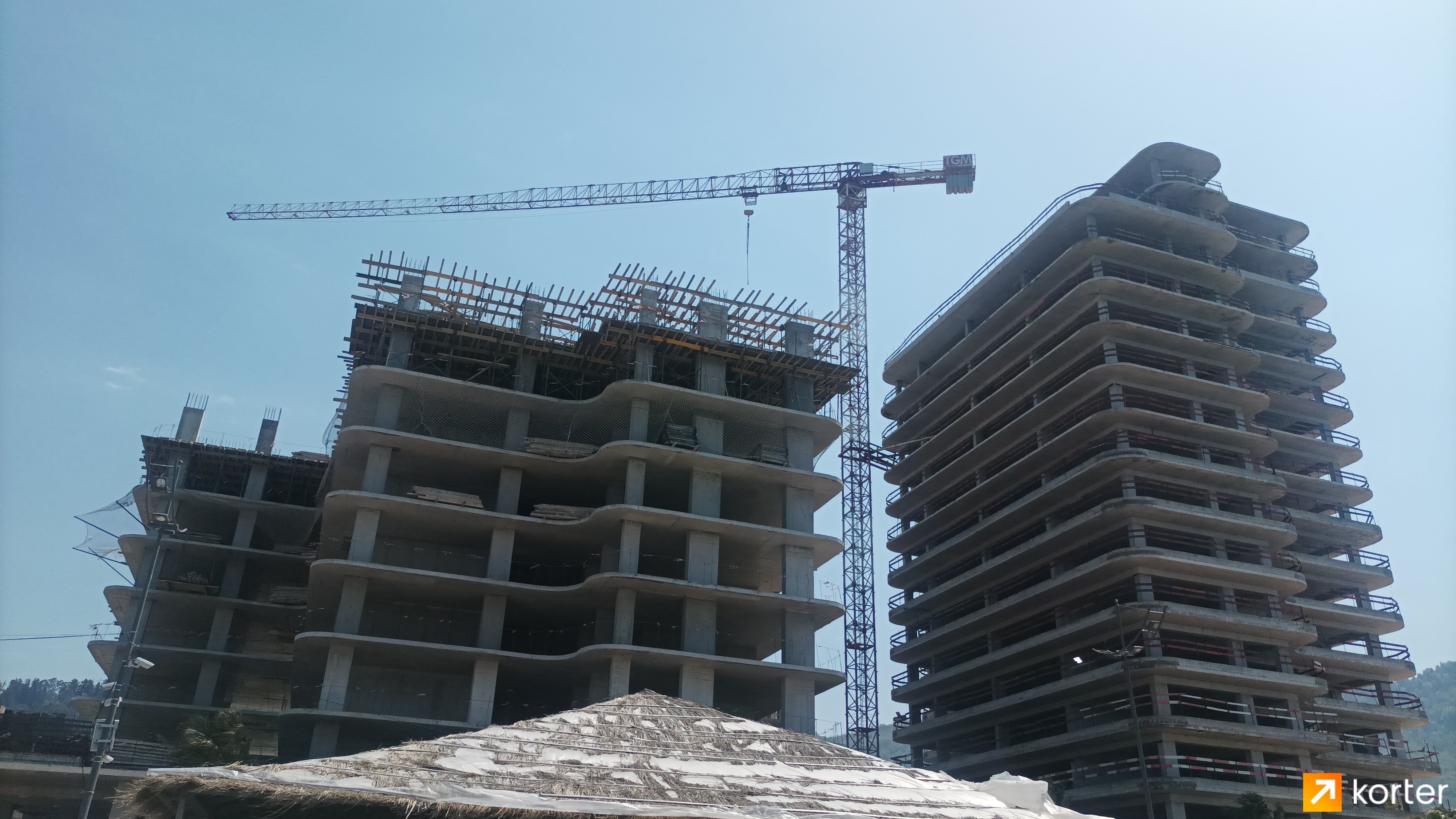 Construction progress Mgzavrebi Seaside - Angle 19, April 2022