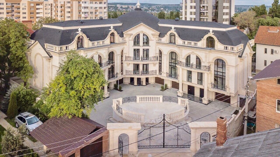 Royal French Residence în Chişinău