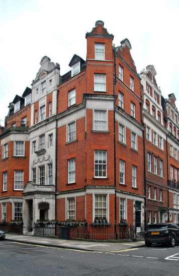 6 Balfour Place/82 Mount Street in London