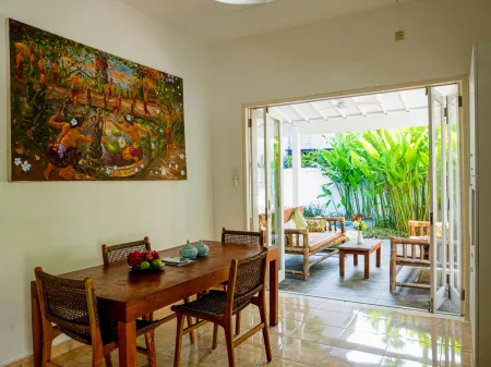 Villa The White House Seminyak - Bali