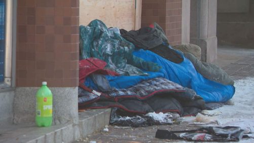 “Estamos en Quebec, no estamos en un país cálido”: refugios desbordados en Montreal en medio del frío polar