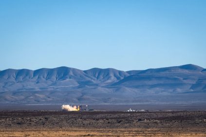 Cohete de Blue Origin Lleva A Cinco Personas a la "Frontera del Espacio" | Internacional | Noticias