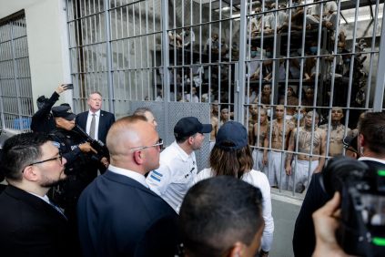 Ministro de Interior de Venezuela A Kristi Noem: Fue a El Salvador a ver A Migrantes Presos, Como que estaba en un zoológico | Internacional | Noticias