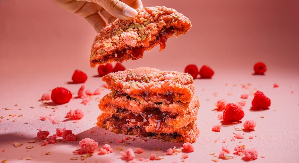 In honor of Breast Cancer Awareness Month in October, $1 from every cookie sold will be donated to the Lynn Sage Breast Cancer Foundation to support “Chicago's In Good Taste”.