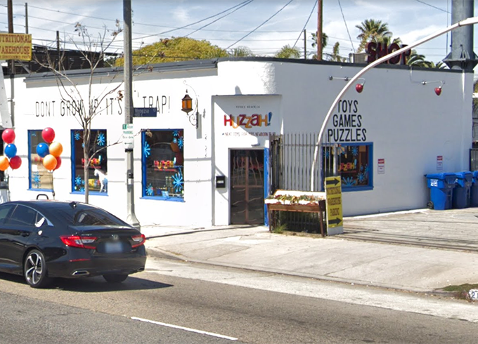 Los Angeles, 2124 Lincoln Boulevard, 90291 - Venice - Potential Art / Mural Site | Beautify