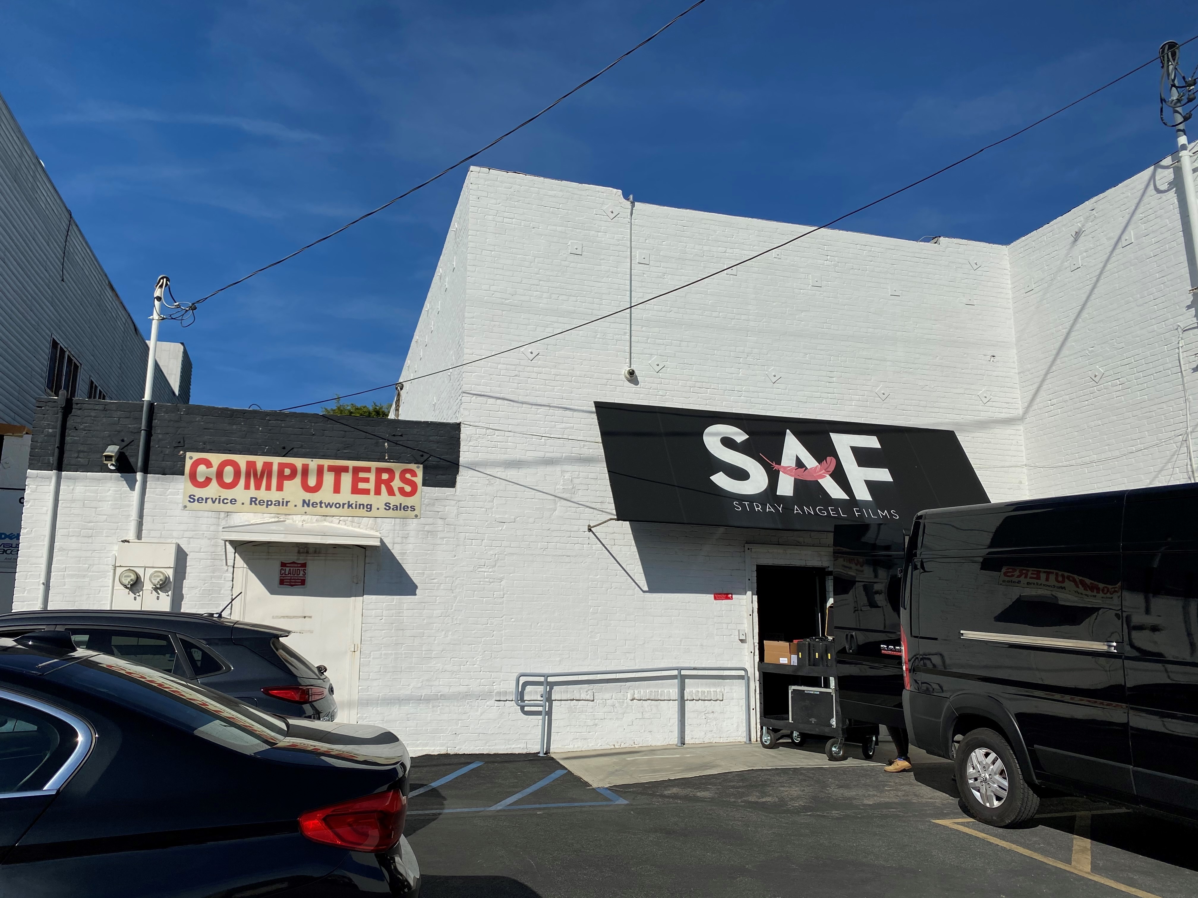 Los Angeles, 11318 Santa Monica Boulevard, 90025 - West Los Angeles - Potential Art / Mural Site | Beautify