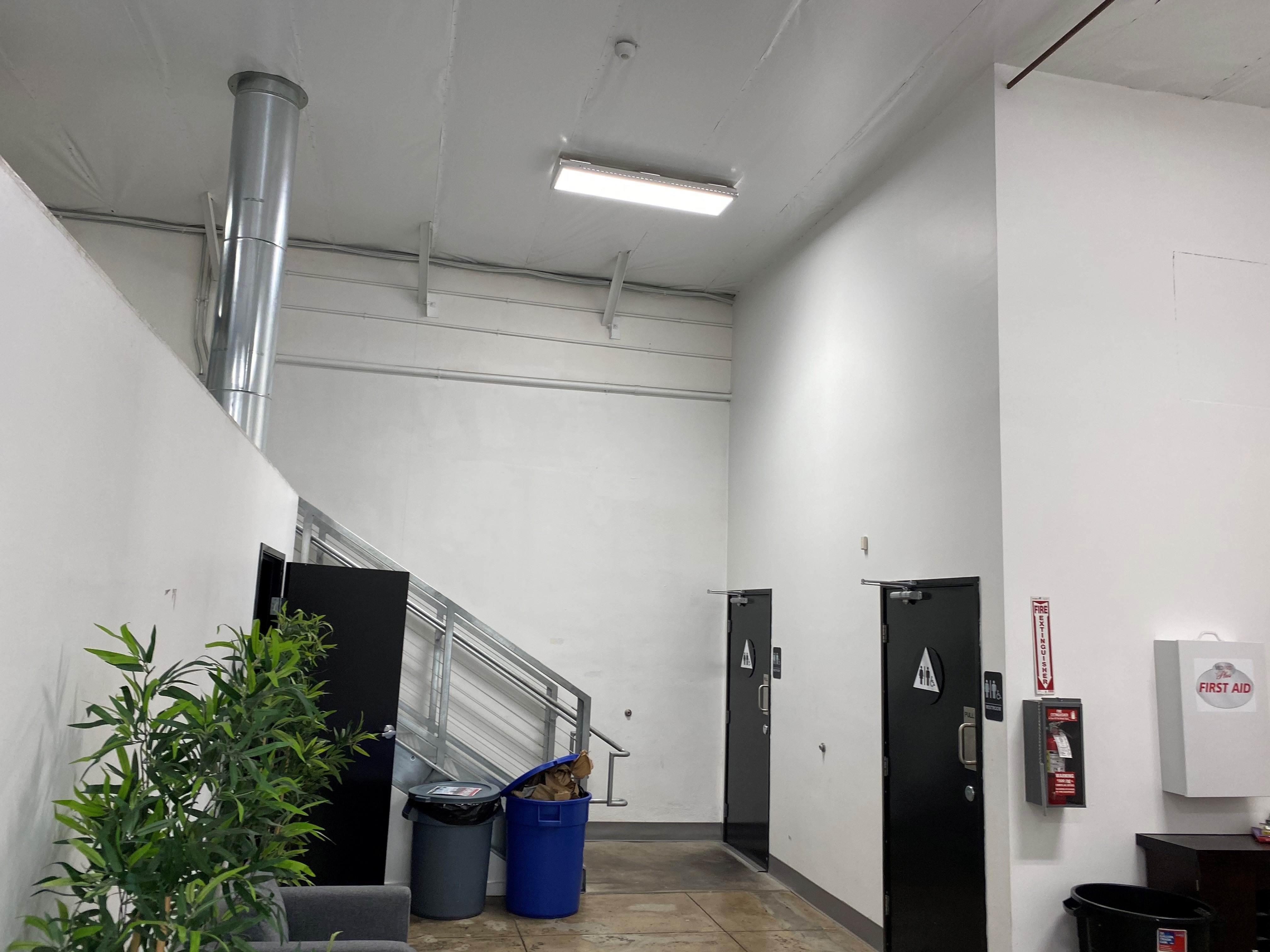 Los Angeles, 11318 Santa Monica Boulevard, 90025 - West Los Angeles - Potential Art / Mural Site | Beautify