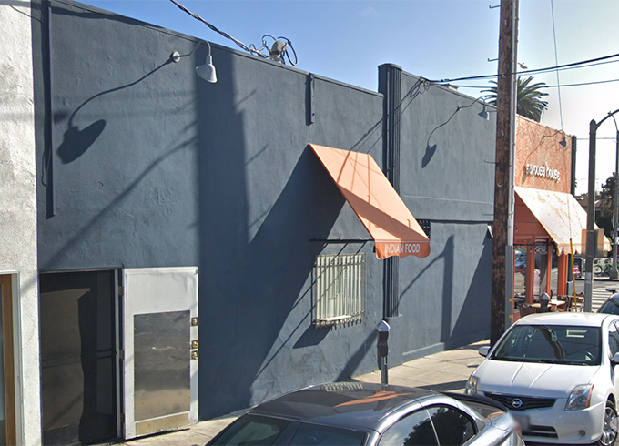 Santa Monica, 2301 Main Street, 90405 - Ocean Park - Potential Art / Mural Site | Beautify