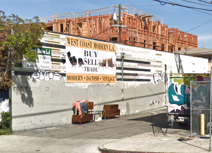 Beverly Hills, 200 South Robertson Boulevard, 90211 - Beverly Hills - Potential Art / Mural Site | Beautify