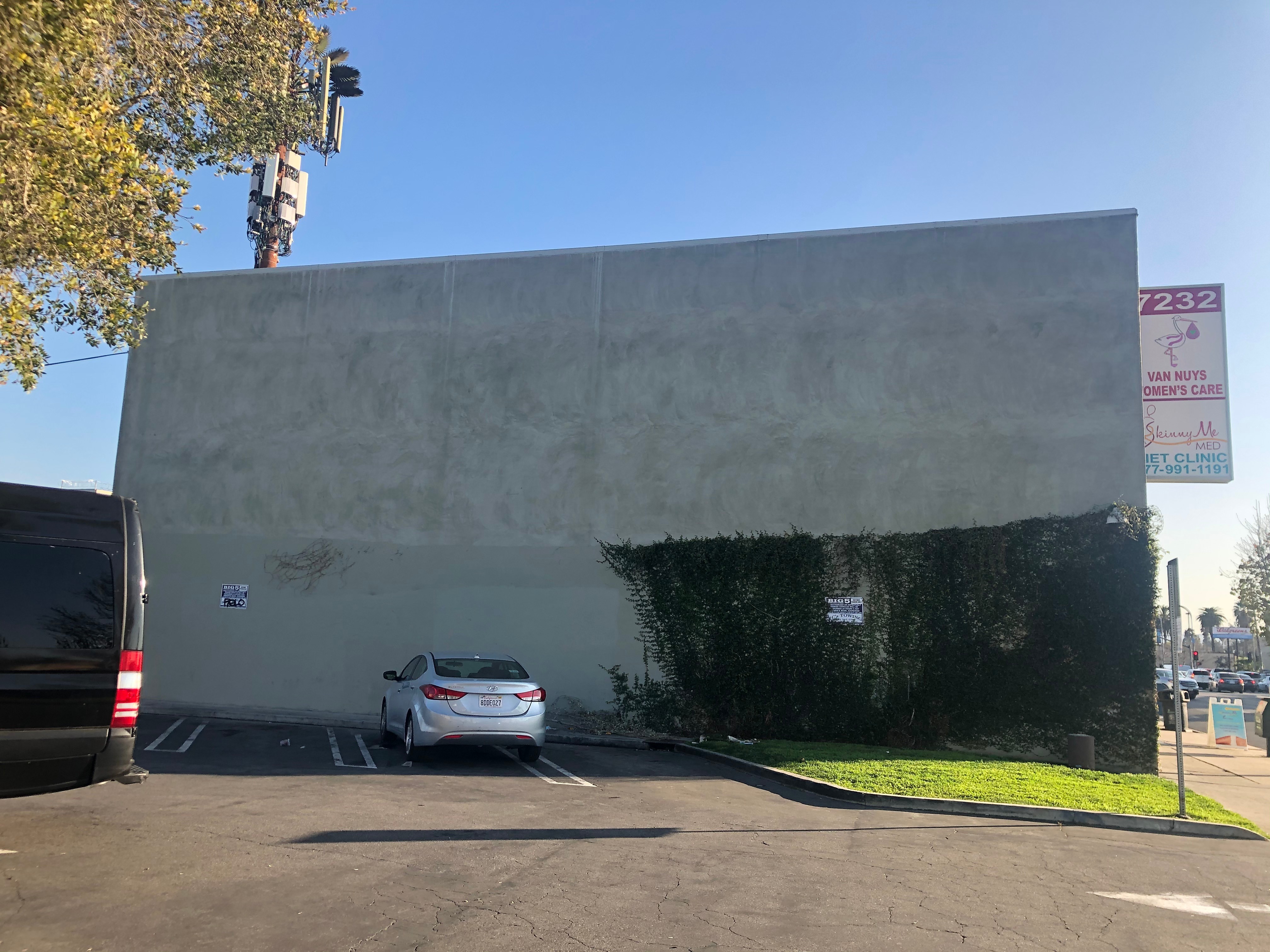 Los Angeles, 7232 Van Nuys Boulevard, 91405 - Van Nuys - Potential Art / Mural Site | Beautify