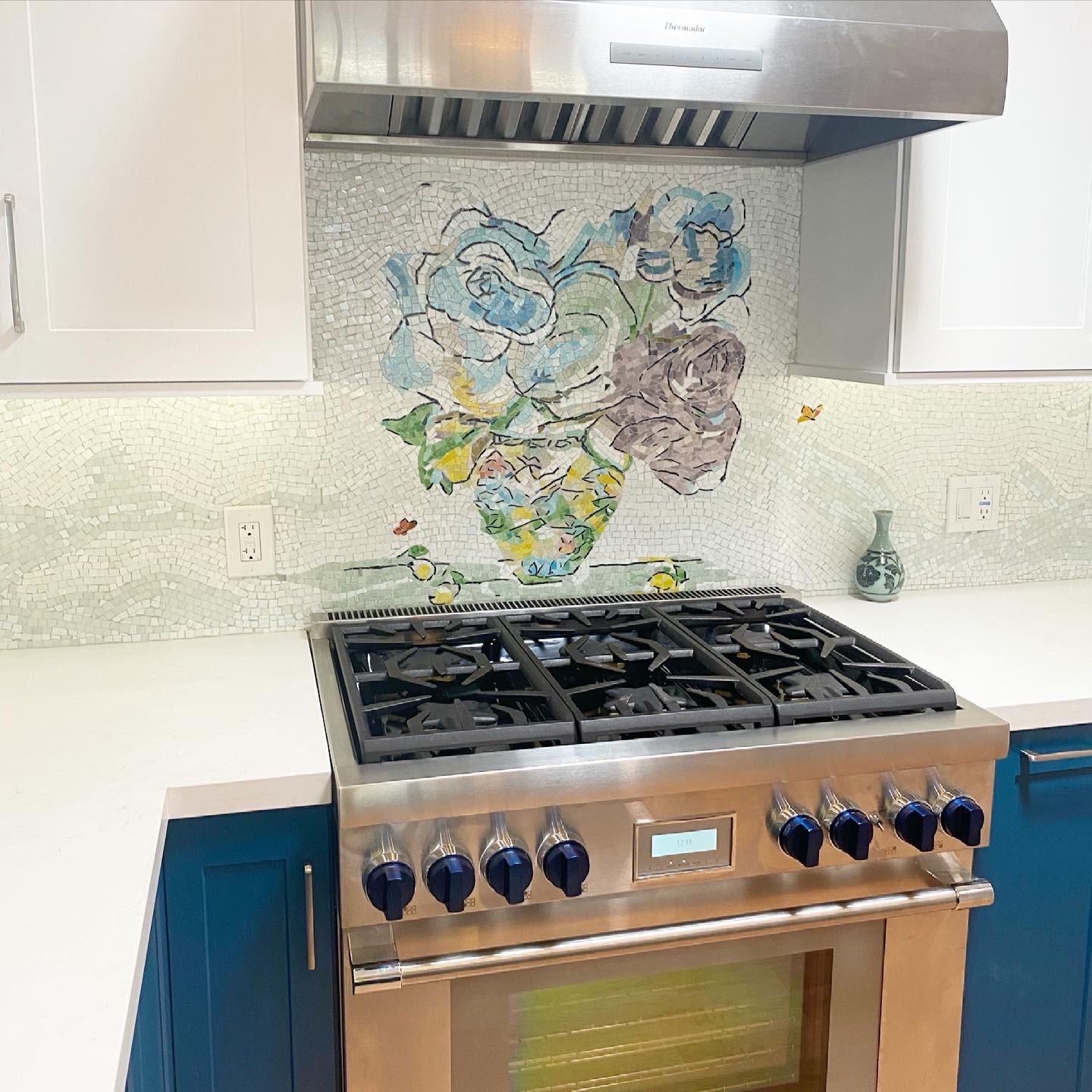 Mosaic backsplash | www.josephandsonsmosaics.com | Jonny Cohen - abstract | Beautify