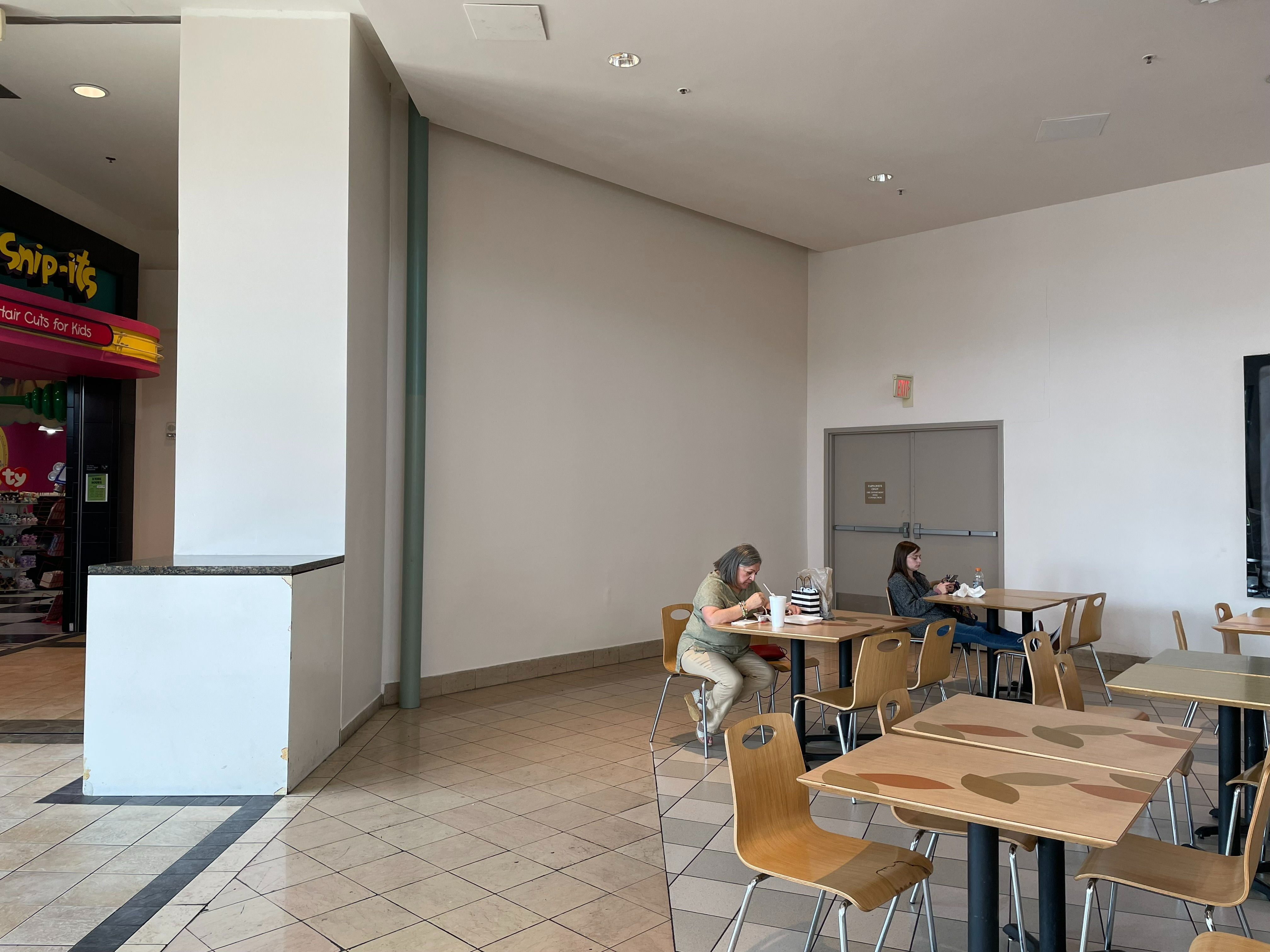 The Woodlands, 1201 Lake Woodlands Drive, 77380 - The Woodlands - Potential Art / Mural Site | Beautify