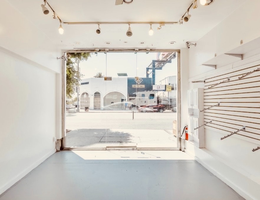 Los Angeles, 7451 Melrose Avenue, 90046 - Fairfax - Potential Art / Mural Site | Beautify