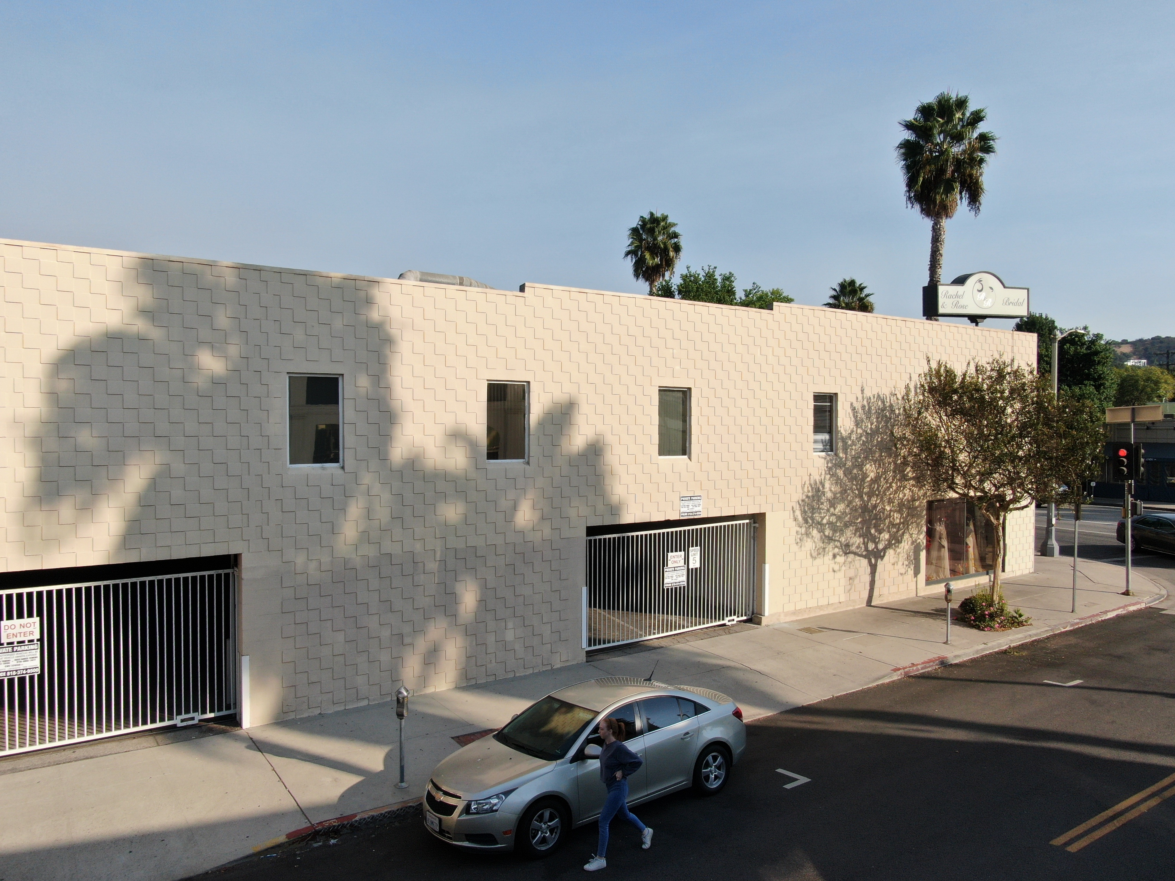 Los Angeles, 13459 Ventura Boulevard, 91423 - Sherman Oaks - Potential Art / Mural Site | Beautify