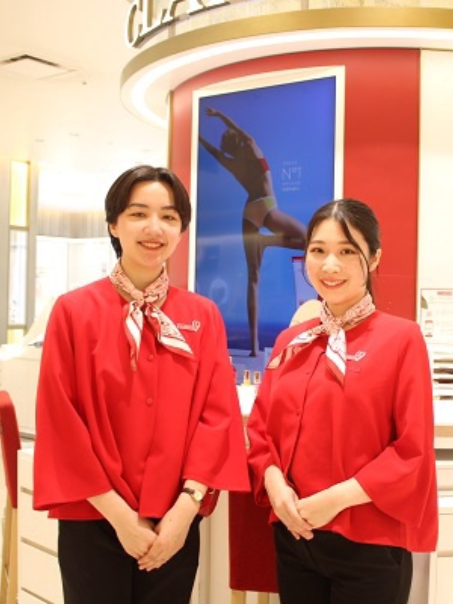 【クラランス】名古屋エリア｜ビューティ コーチ(美容部員)未経験正社員募集！年休125日・最大月給35万可の求人のカバー写真