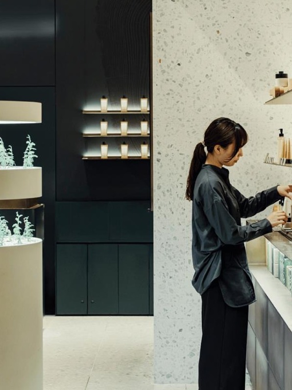 27年卒｜資生堂ブランド「BAUM」新卒1期生採用 ｜正社員雇用｜BAUMist(店頭販売スタッフ)の一般選考エントリーシートの提出受付開始！の求人の写真