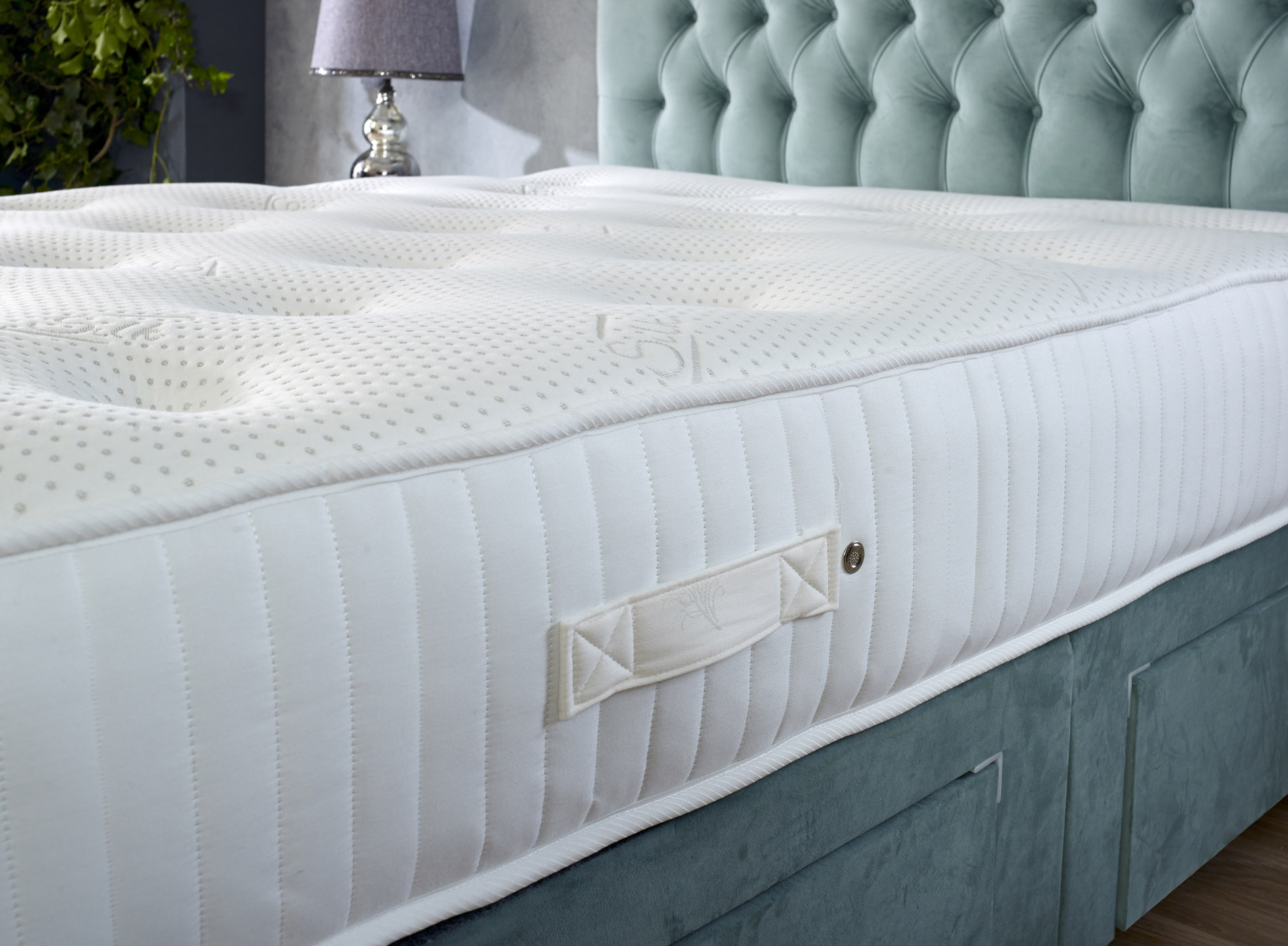 Utopia Breeze Pocket Spring Series 2000 Memory Foam Divan Bed AAA Beds