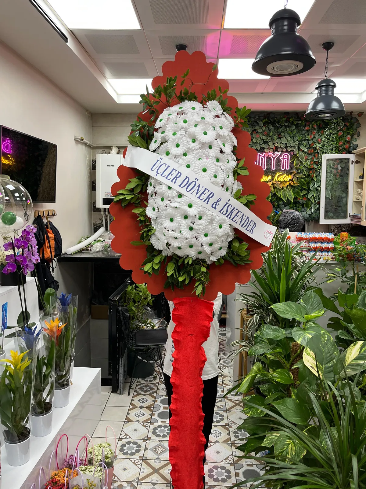 Yapay Gerbera Çiçekleri İle Çelenk