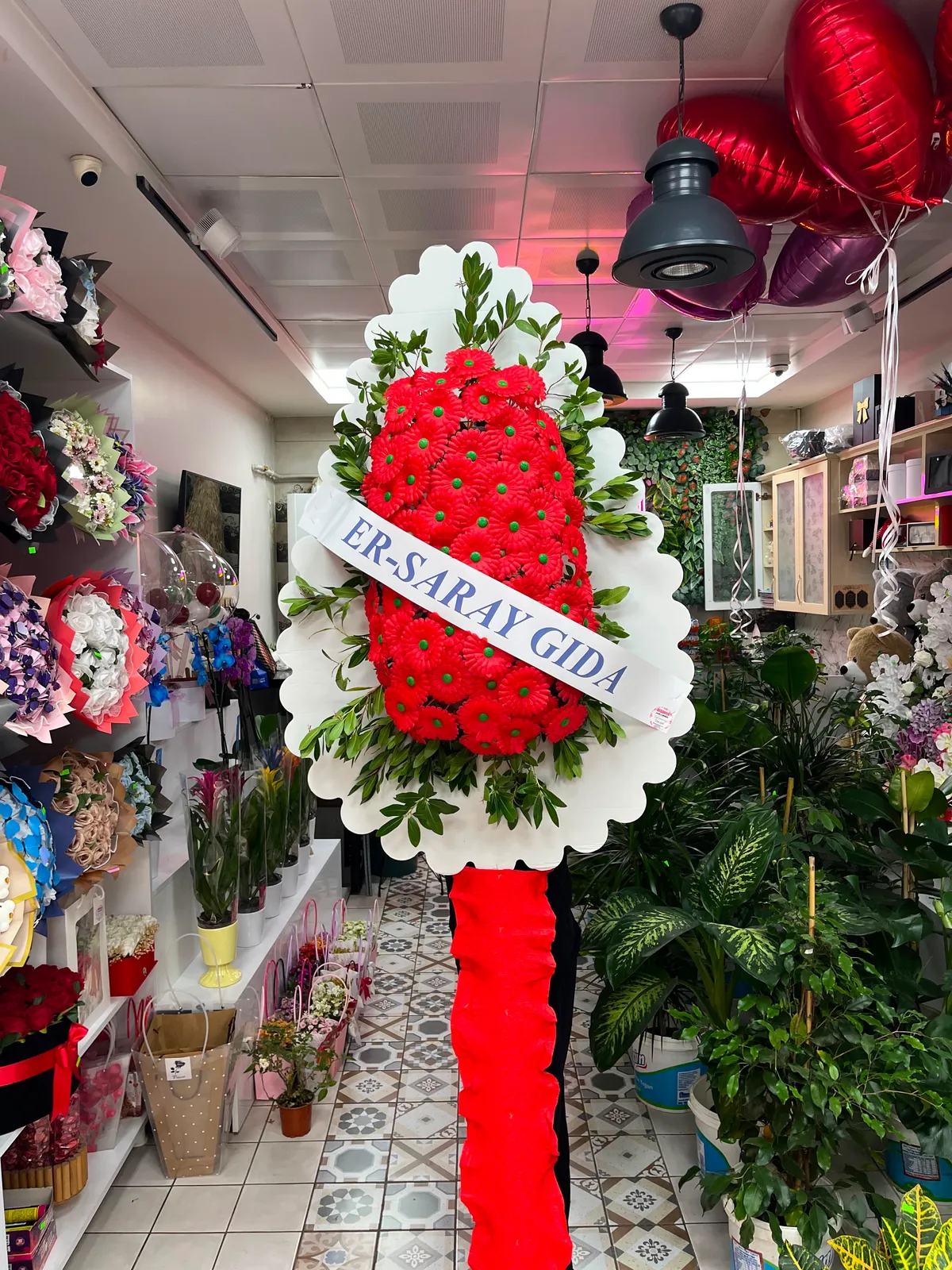 Yapay Gerbera Çiçekleri İle Çelenk