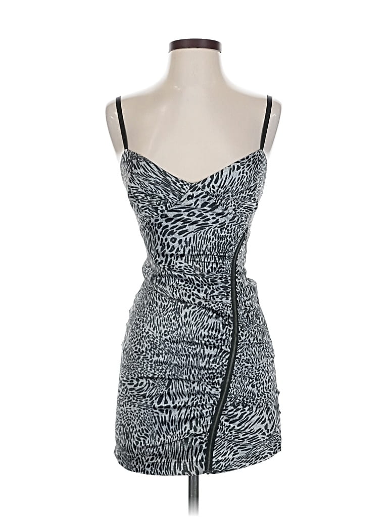 Guess Cocktail Dress - Wrap: Gray Animal Print Pattern Dresses - Used - Size 1