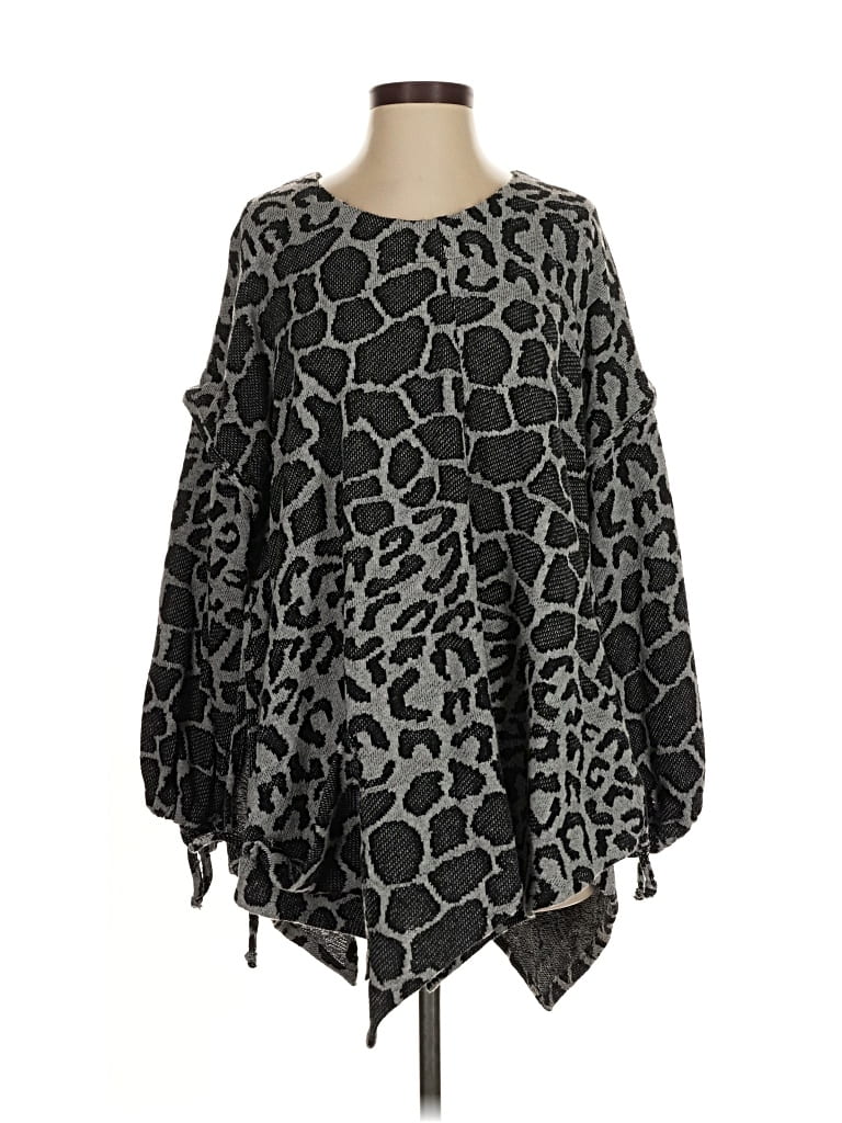 Kekoo Poncho: Gray Animal Print Pattern Sweaters & Sweatshirts - Size 1