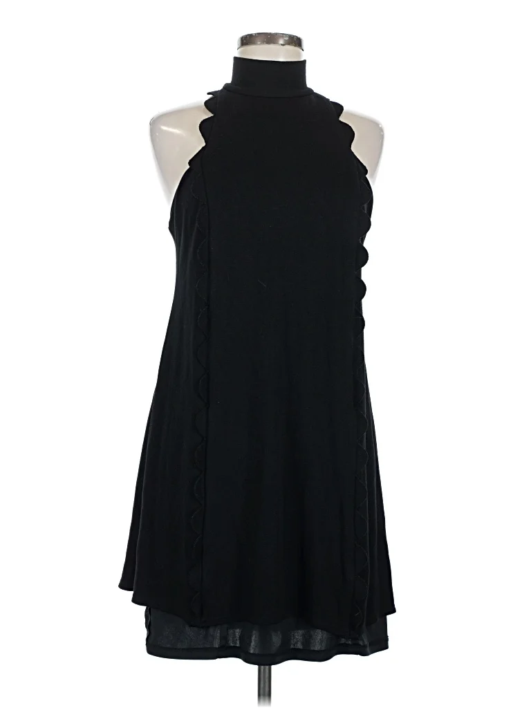 B44 Dressed Casual Dress - A-Line: Black Solid Pattern Dresses - Used - Size Medium