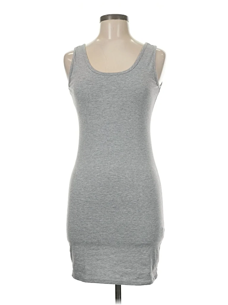 Dressis Casual Dress - Bodycon: Gray Solid Pattern Dresses - Used - Size Medium