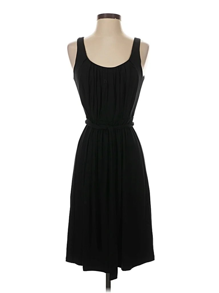 Fashionista Casual Dress - A-Line: Black Solid Pattern Dresses - Used - Size Small
